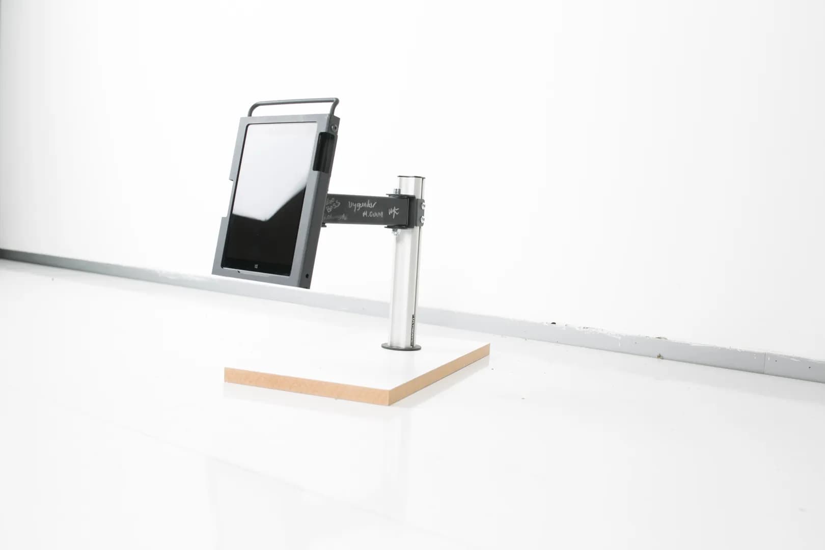 HUGO BOSS TABLET HOLDER